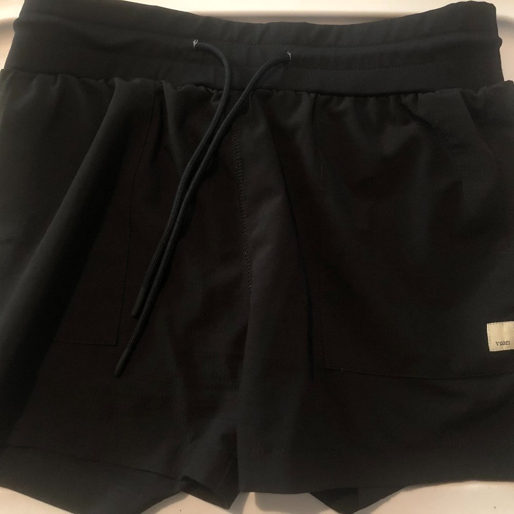 Vuori Shorts